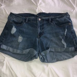 old navy boyfriend distressed jean shorts
